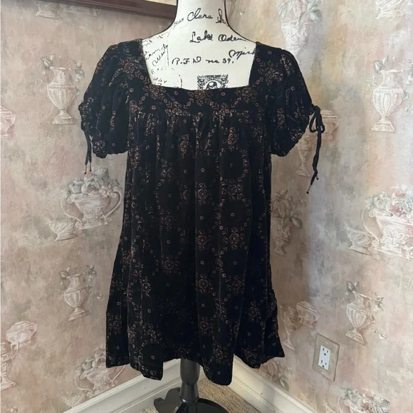FREE PEOPLE SUMMER CAMP BLACK  VELVET FLORAL DRESS MEDIUM - Picture 6 of 11